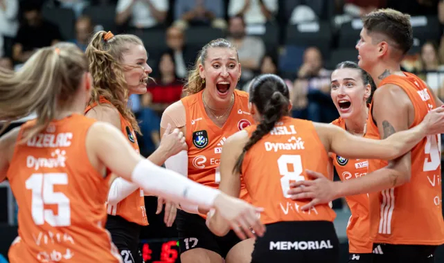 Eczacıbaşı Peron İstanbul evinde galip!
