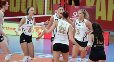 VakıfBank, İzmir’de set vermeden kazandı
