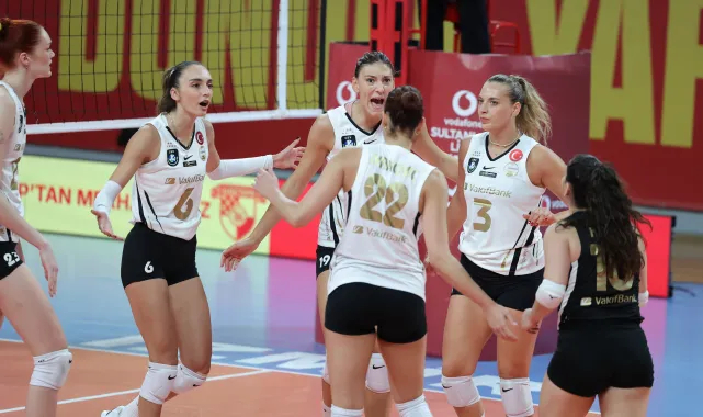 VakıfBank, İzmir’de set vermeden kazandı