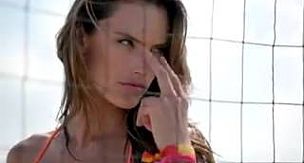 Victoria's Secret mankenleri plaja indi...